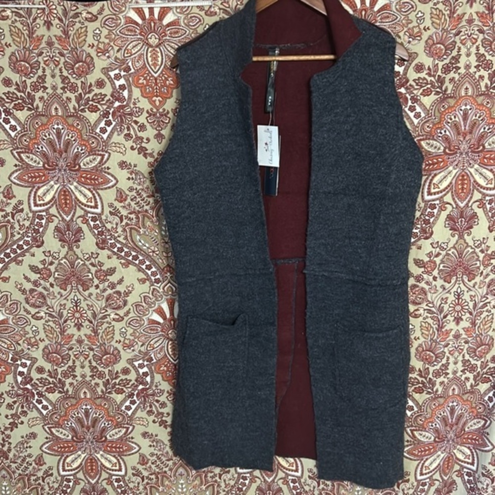 NWT RENEE C. Open knit sweater duster with raw hem look in gray and burgundy